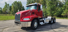 2014 MACK PINNACLE CXU613 18-38145