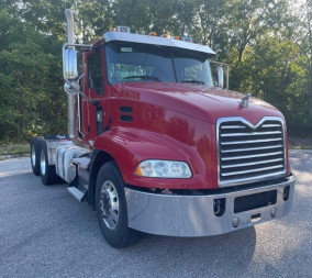 2017 MACK PINNACLE CXU613 L24-83656